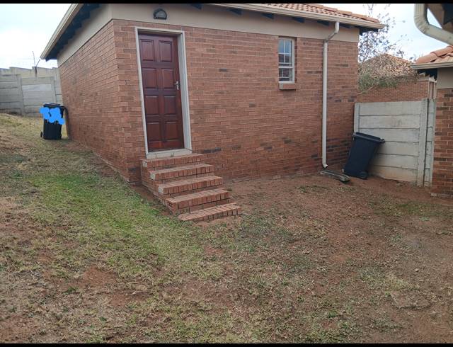 3 BEDROOM HOUSE FOR SALE IN THATCH HILL ESTATE